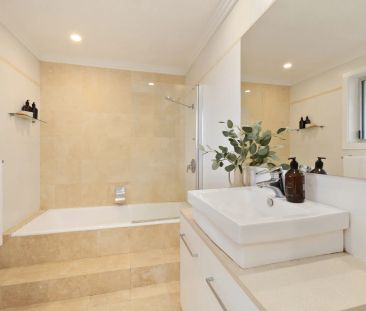 Luxury Coastal Sanctuary – Flexible Lease Terms 6-8 Months - Photo 5