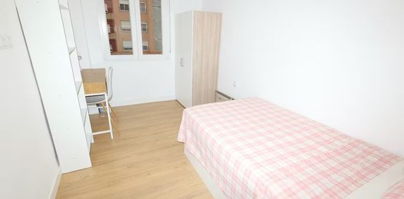 Carrer de l'Explorador Andrés, Valencia, Valencian Community 46022 - Photo 2