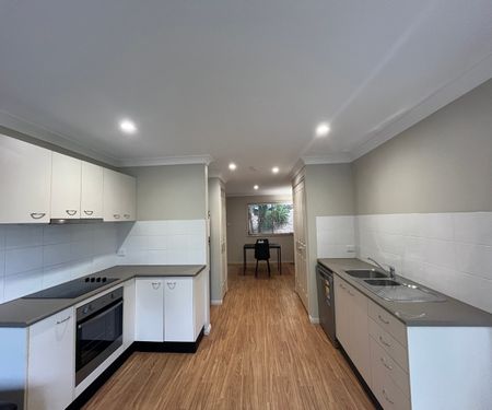 Modern Two Bedroom Partly Furnished Unit - Photo 5