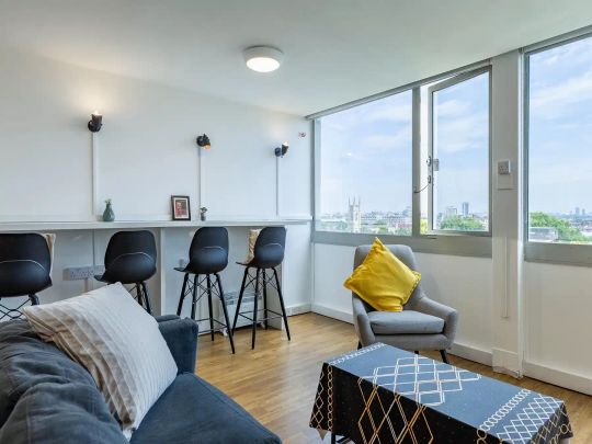 Gold Studio - Photo 1