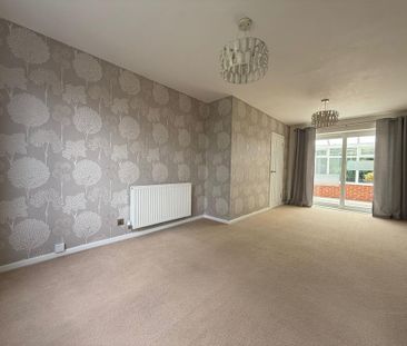 3 bedroom semi-detached house to rent - Photo 3
