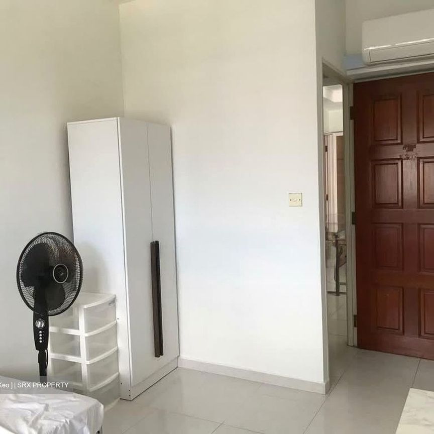 Blk 47 Pine Green (Geylang), HDB 4 Rooms - For Rent - Photo 1