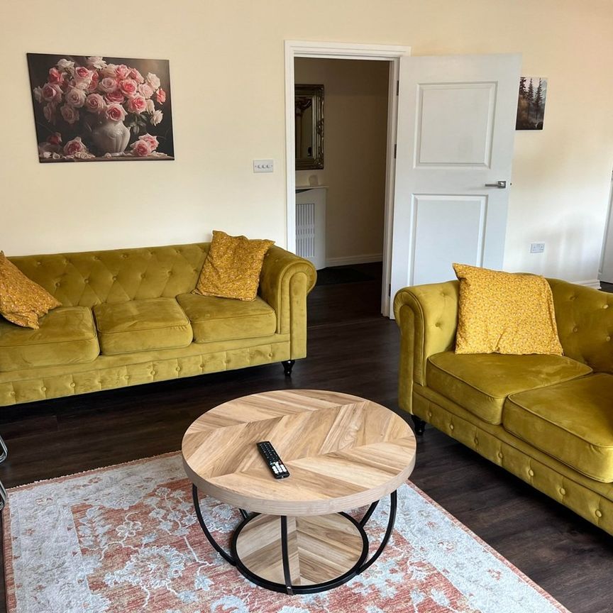 3 Bed Flat, Heathway Court, NW3 - Photo 1