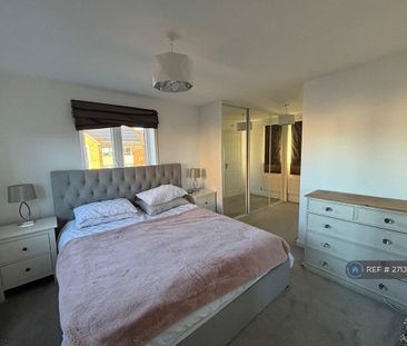 3 bedroom detached house to rent - Photo 3