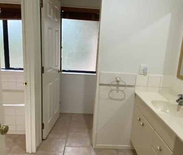 Perfect location - Photo 3