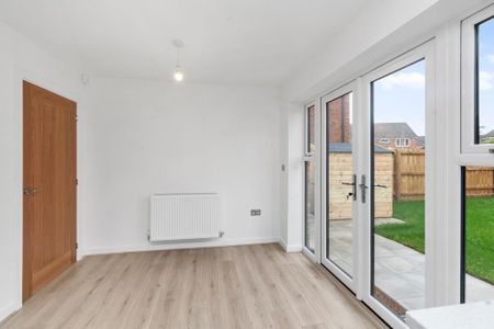 3 bedroom detached house to rent - Photo 3