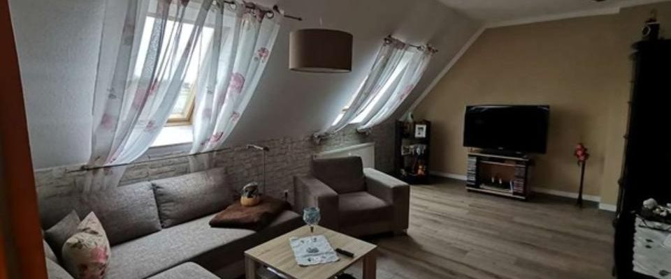 familienfreundliche 4-Raum-Wohnung mit Dachterrasse im ländlichen Grün - Photo 1