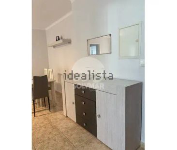 Alquiler de piso en Calle Jerez - Photo 1