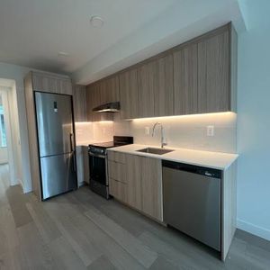 Newly Built Townhouse 3 Bed, 2 Bath, Pet Friendly, Rooftop Lounge - Photo 2