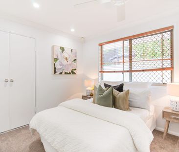 A Private Family Retreat with Pool & Reserve Access – Tranquil Cul-... - Photo 3