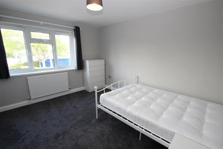 4 bedroom house to rent - Photo 2