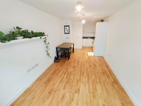 Park Place, Stevenage - Photo 2