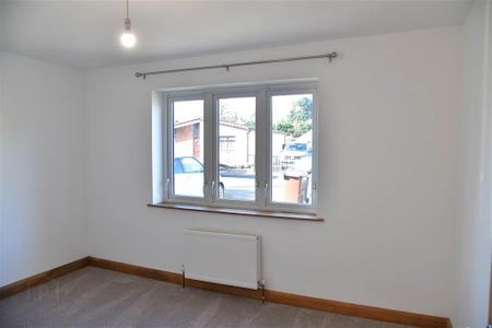 11 Tullymore Park, Ballymena, BT42 2AU - Photo 2