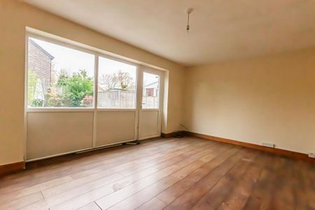 3 bedroom semi-detached house to rent - Photo 2