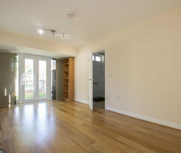 4 bedroom semi-detached house to rent - Photo 2