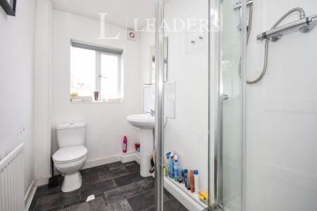 1 bedroom property to rent Chelmer Road, extra storage room, Chelmsford, CM2 - Photo 5