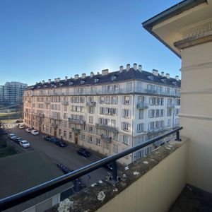 STRASBOURG - Beau 2 pièces avec balcon - Photo 2