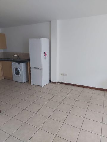 Studio to rent - Photo 2