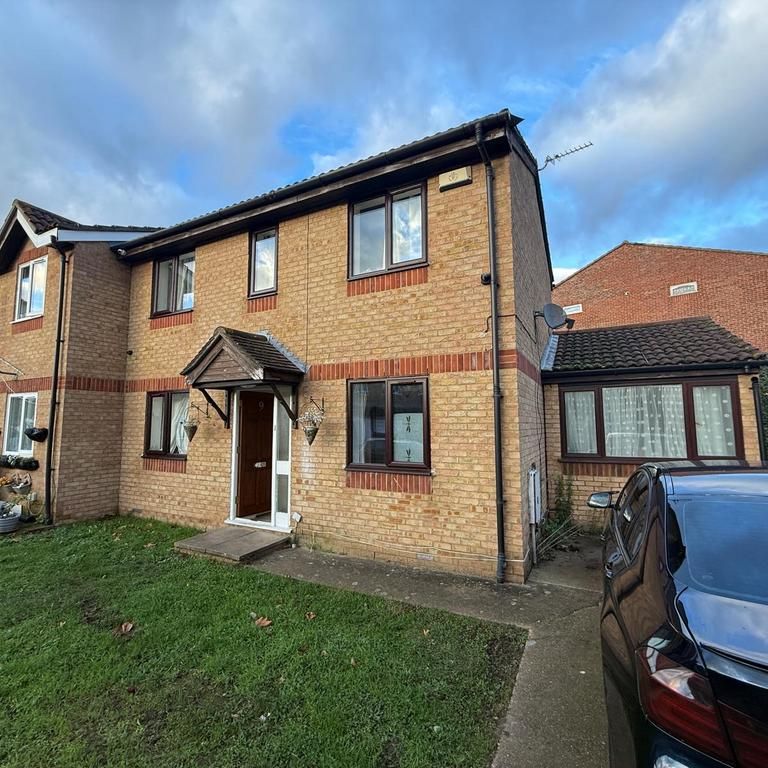 1 bedroom in a house share to rent - Photo 1