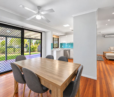 Spacious Family Home with New Carpets, Massive Pool & Outdoor Enter... - Photo 3