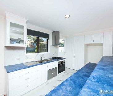 Renovated three bedroom home - Photo 4