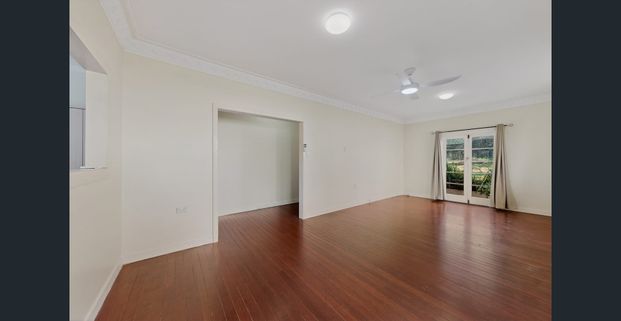 Welcome to 3 Howard Street, Coorparoo — a happy and comfortable three-bedroom home set in one of Coorparoo’s most exclusive dress-circles. - Photo 1