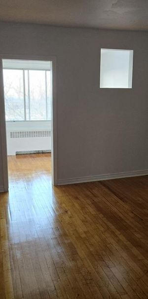 À louer 1400$ – 4 ½ au 2865 Place Darlington, Côte-des-Neiges - Photo 1