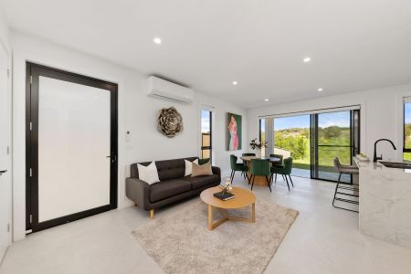 Exquisite, brand new, unit with a view - Photo 4