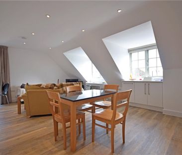 Well presented 1 bedroom apartment situated just to the south of th... - Photo 1