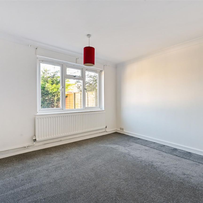 Gilbert Road, Chichester, PO19 3NL - Photo 1