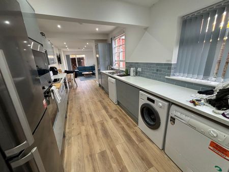 1 Oliver Road- Stunning 7 Bed Student Home & Un-Expectedly Re-OfferedLoughborough - Photo 4