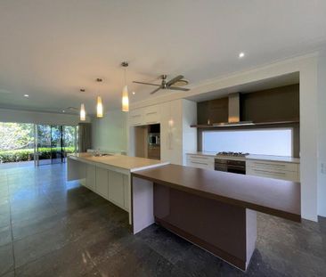 3 Bedroom Beachfront Home - Photo 2