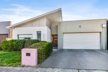 This home needs a new family - Photo 3