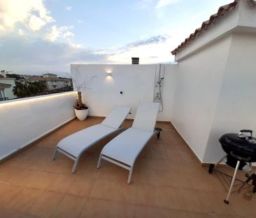 Modern penthouse in the center, large solarium, parking - Photo 1