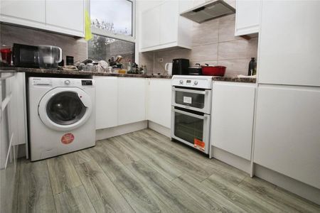 3 bedroom apartment to rent - Photo 4