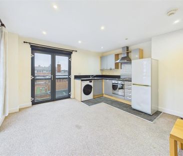 1 bedroom flat to rent - Photo 3