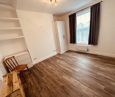 3 bedroom flat to rent - Photo 3