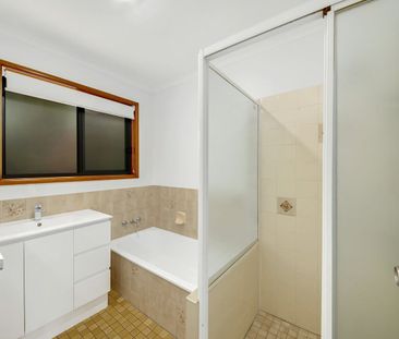 Charming 3 Bedroom - Low Maintenance - Photo 3