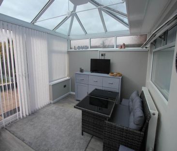 2 bedroom semi-detached bungalow to rent - Photo 6