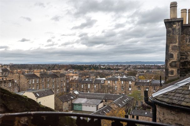 Flat 7, 8 Abercromby Place - Photo 1