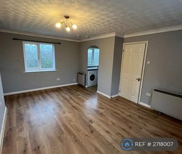 2 bedroom semi-detached house to rent - Photo 2