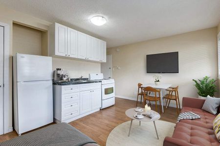 2 Bedroom - Photo 4