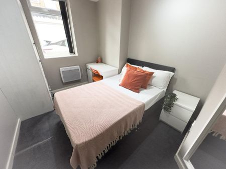 3 bedroom terraced house to rent - Photo 2