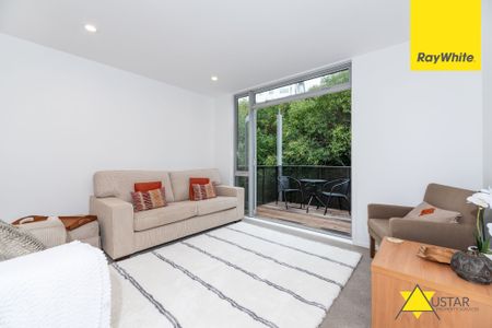 Modern Three-Bedroom Townhouse Offering Space, Style, and a Prime Parnell Location - Photo 2