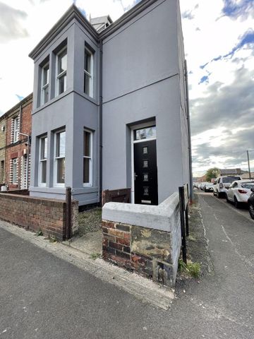 1 bedroom in a house share to rent - Photo 2