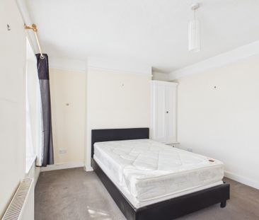 Room 1, 23 Marle Hill Road, Cheltenham - Photo 5
