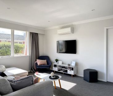 Easy Living on Wai-iti Crescent - Photo 3