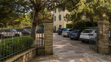 Stanza per uso transitorio in collina. Parcheggio - Photo 3