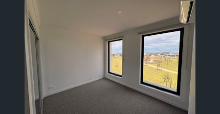 Spacious Modern Living! - Photo 4