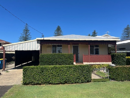 3-Bedroom home with verandah in prime location - Photo 5